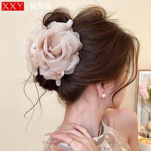 玫瑰山茶~甜美花朵抓夹女2026新款大号氛围鲨鱼夹发夹高级感头饰