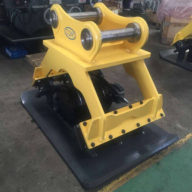 常青挖掘机夯实机 液压平板振动夯 打夯机工地地基夯实机