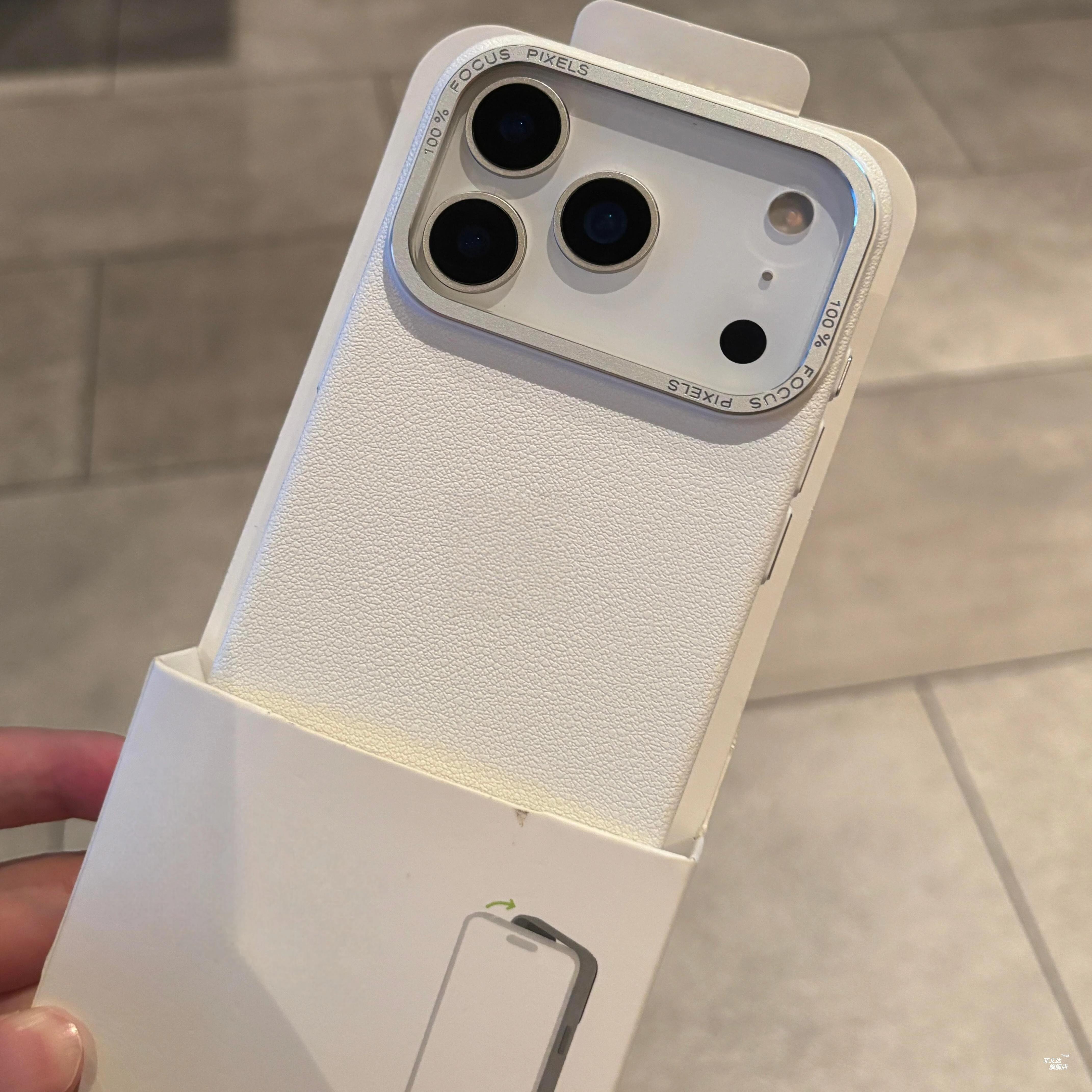 ins肤感荔枝纹适用苹果17promax手机壳磁吸充电新款iPhone16pro轻奢pc硬外壳15plus高级感纯色14/13保护套