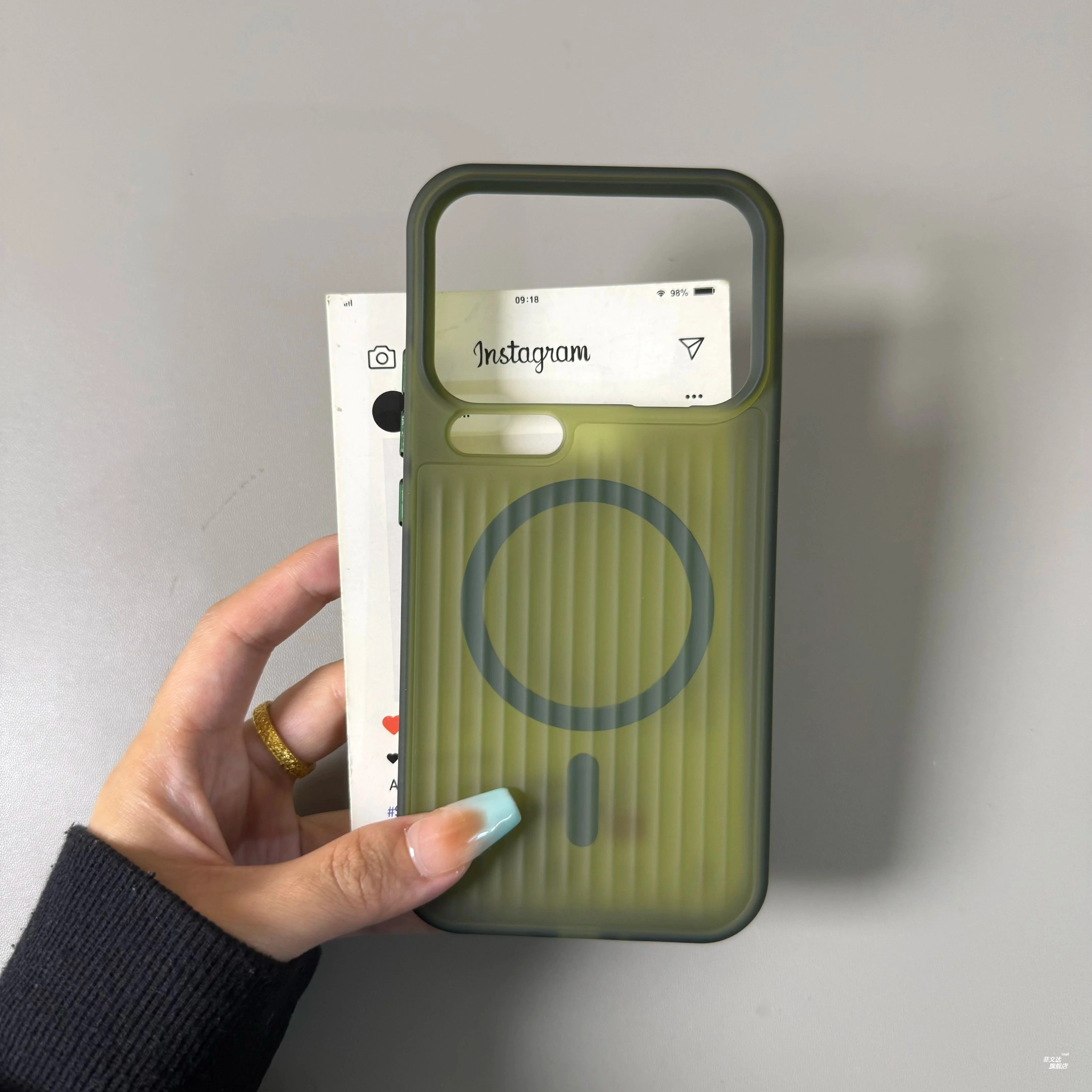 ins高级绿半透明适用小米17promax手机壳磁吸充电行李箱条纹防滑小米15pro按键全包防摔14镜头大孔软边框硬壳
