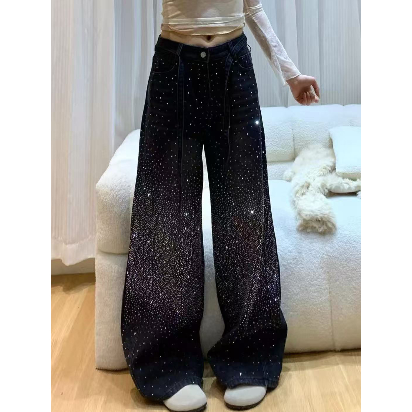 今年流行的重工烫钻牛仔裤女