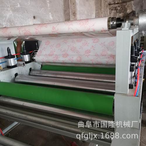 地暖隔热板贴纸机 地板刮胶贴面机 竹炭纤维木饰面板贴面机