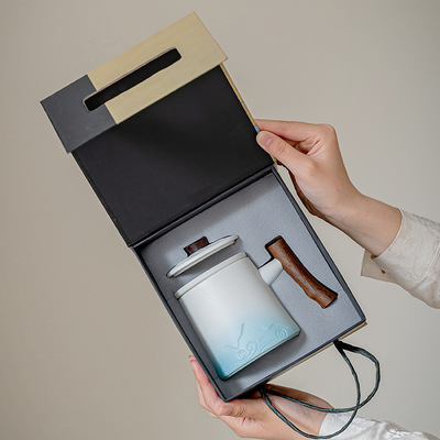 Coarse pottery gradient business gift set with a high-end feel, accompanied by a souvenir mug and tea separation gift b