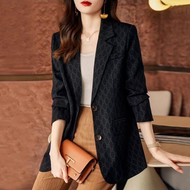 高级感黑色小西装外套女2025年春秋新款韩版宽松休闲气质西服上衣