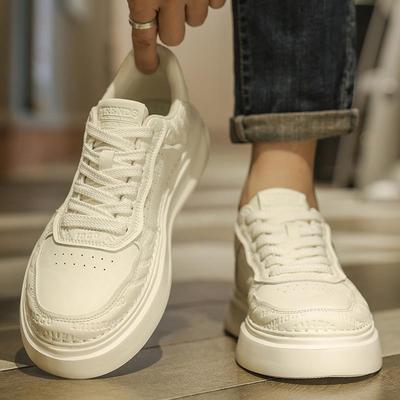 小白鞋男2025新款秋季透气男鞋百搭款休闲白鞋男士厚底运动板鞋子