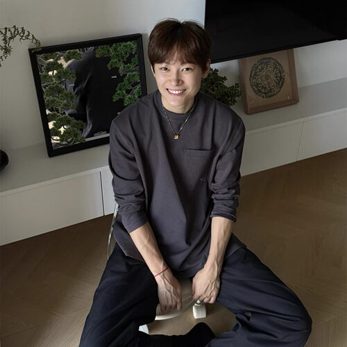 Y2NG纯色logo刺绣长袖t恤圆领宽松基础款百搭打底卫衣