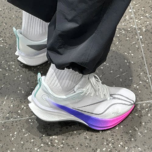 LiNing李宁 赤兔8PRO 全掌䨻 䨻丝鞋面 体测体考低帮跑步鞋标准白