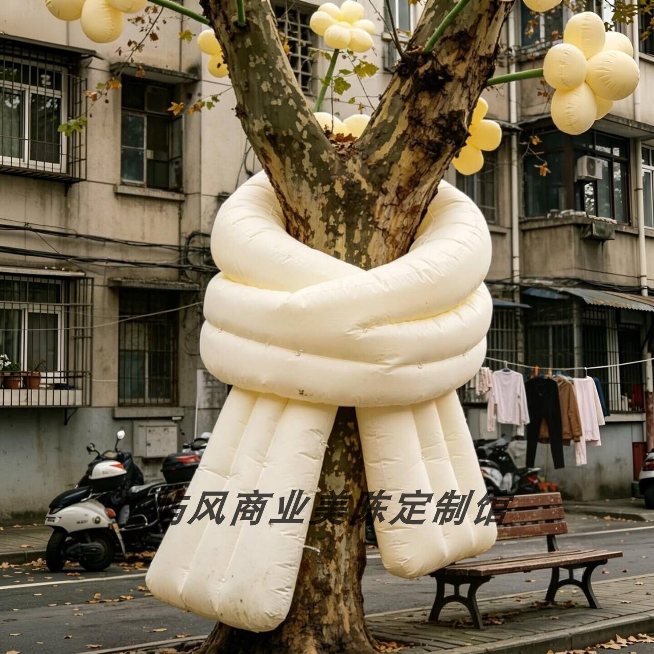 巨型围脖大树秋冬暖调网红打卡