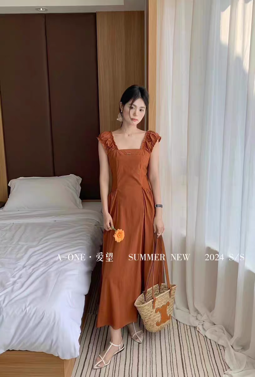 A-one夏季法式高端方领精致修身显瘦收腰速干料高弹力连衣裙24129