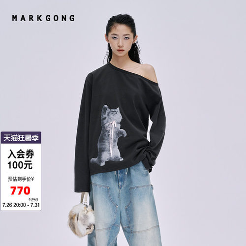 MARKGONG斜开肩小猫印花长袖T恤