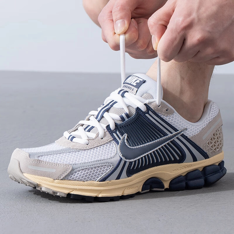 Nike耐克男鞋ZOOM VOMERO 5复古老爹鞋网面透气跑步鞋HF4259-100