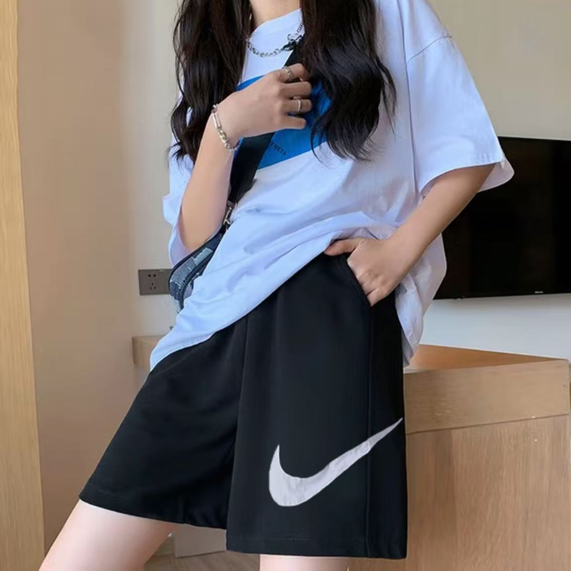 Nike/耐克 透气速干新款跑步运动健身短裤裤子女款DM6740-010