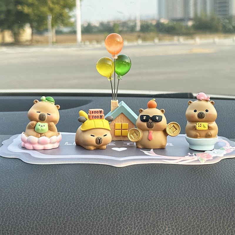 车载摆件可爱水豚公仔汽车中控台装饰品呆萌新款车内饰品卡皮巴拉