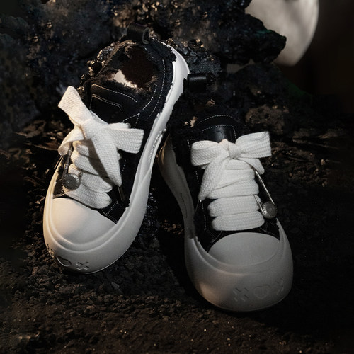 黑色帆布鞋soapopera