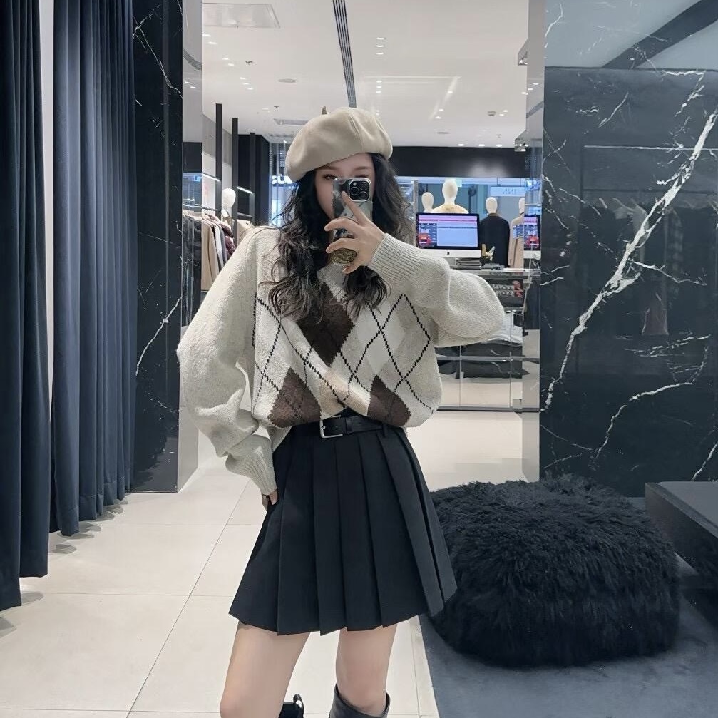 显瘦百搭V领菱格纹针织衫毛衣