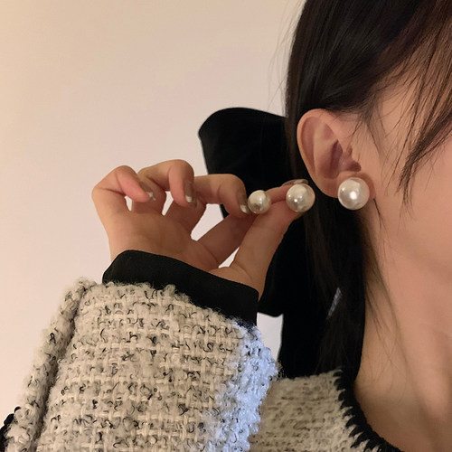 ins博主fever同款珍珠耳钉通勤百搭2025年新款潮耳环女高级感耳饰