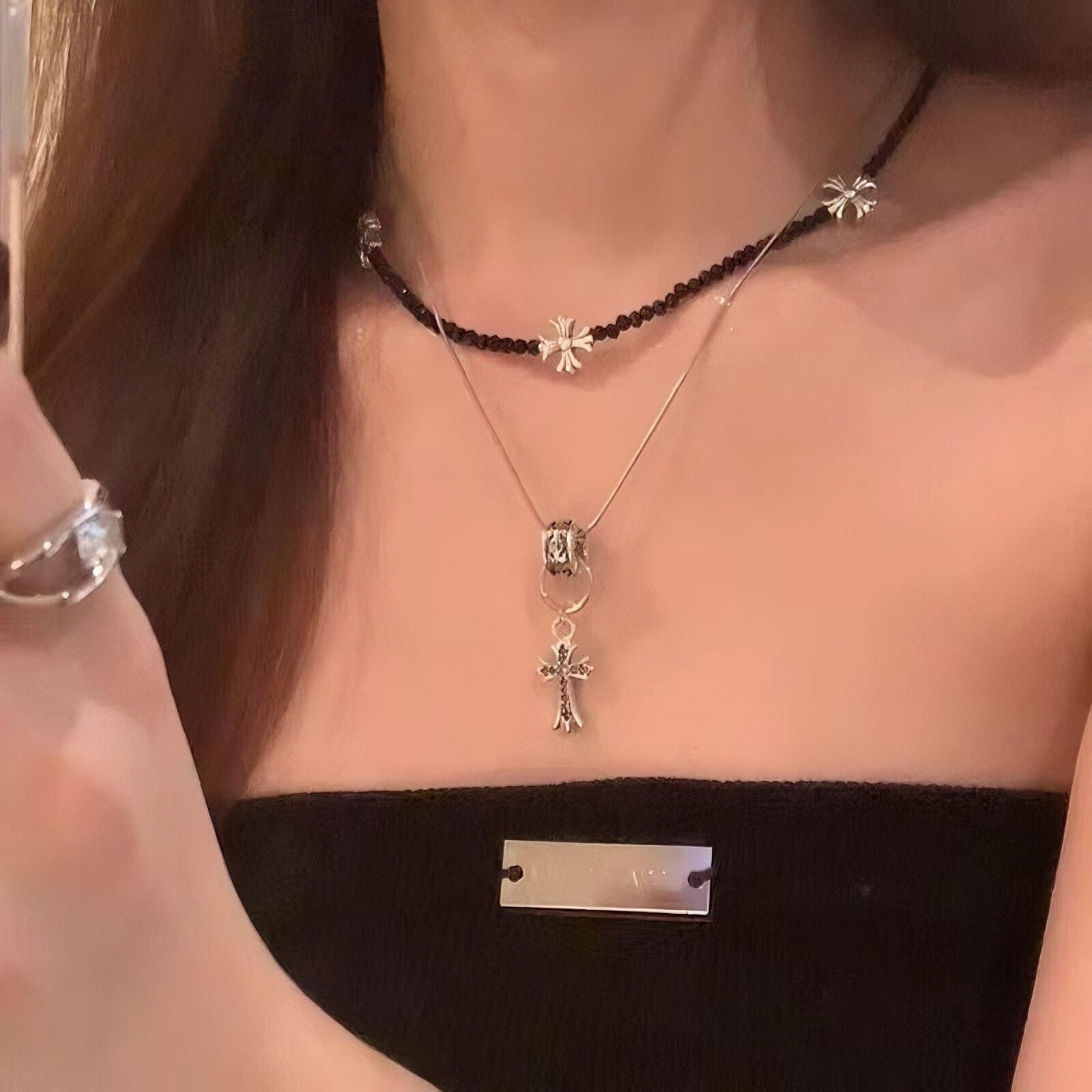 黑色十字架双层叠戴项链女甜酷辣妹颈链choker高级感小众锁骨链