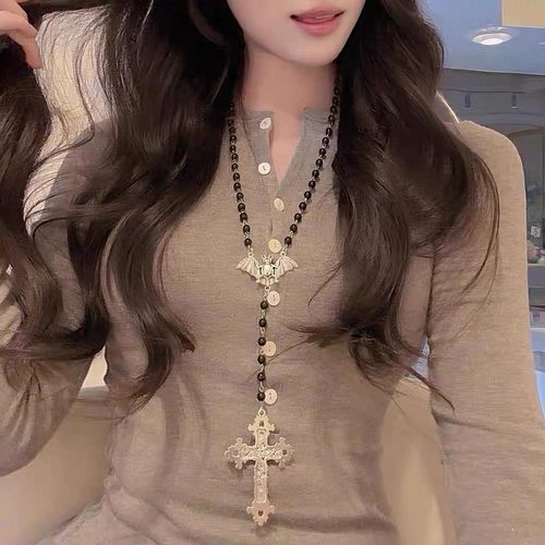 哥特少女锁骨链蝙蝠十字毛衣链y2k项圈lolita甜酷辣妹项链配饰品
