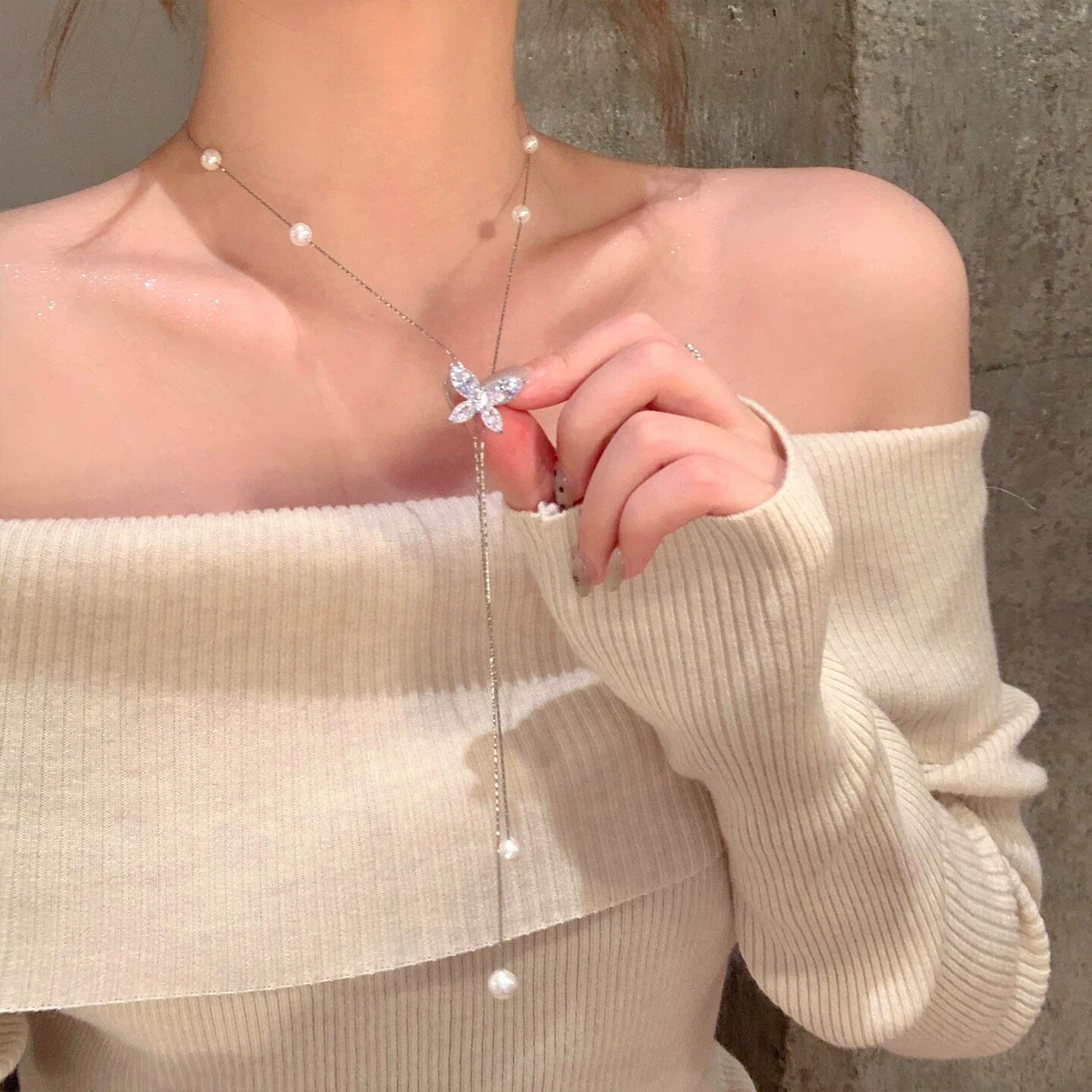 韩版闪钻蝴蝶珍珠吊坠项链女轻奢高级感锁骨链气质颈链毛衣链配饰