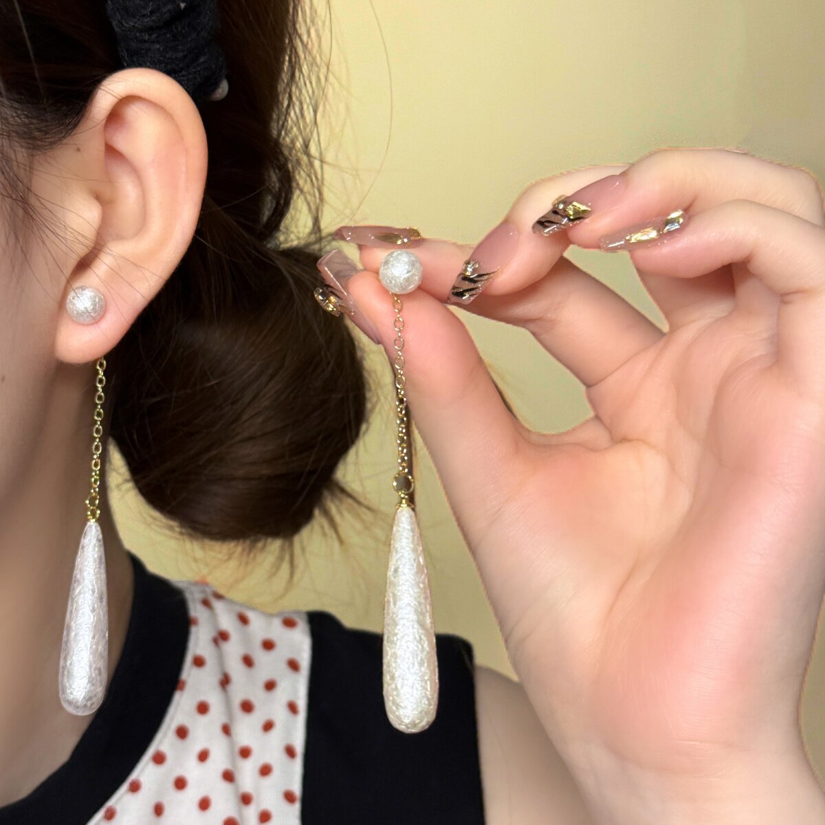 法式优雅~长款纹理珍珠水滴耳环女小众设计高级感耳钉复古耳饰品