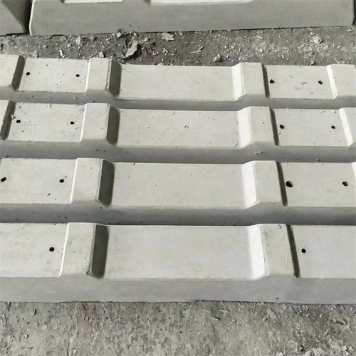 铁路防腐枕木 铁路枕木 矿用轨枕762mm轨距30kg水泥轨枕 弹性好