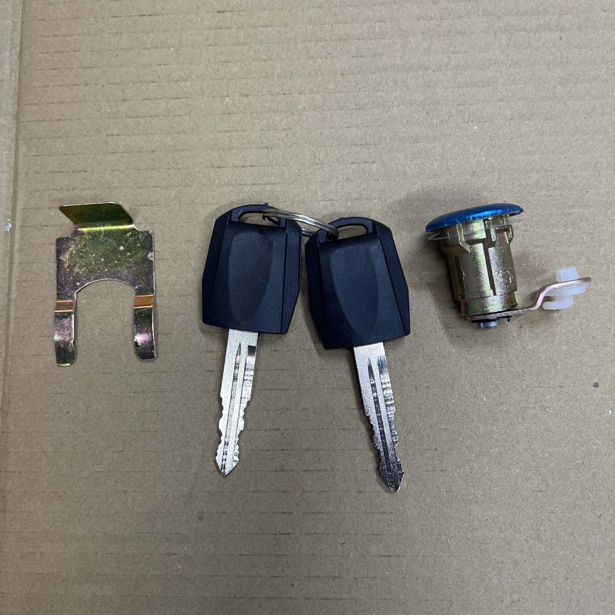 长安欧诺锁芯前门后备箱