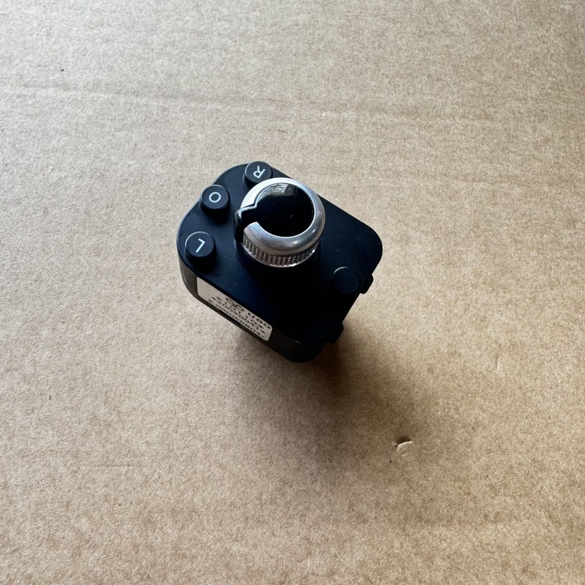 潍柴U70倒车镜开关控制总