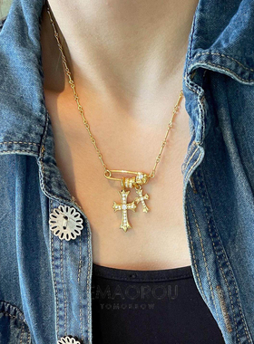 爆闪别针十字架项链轻奢高级感