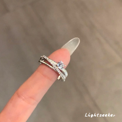爆闪仿锆石三环星轨戒指女高级感