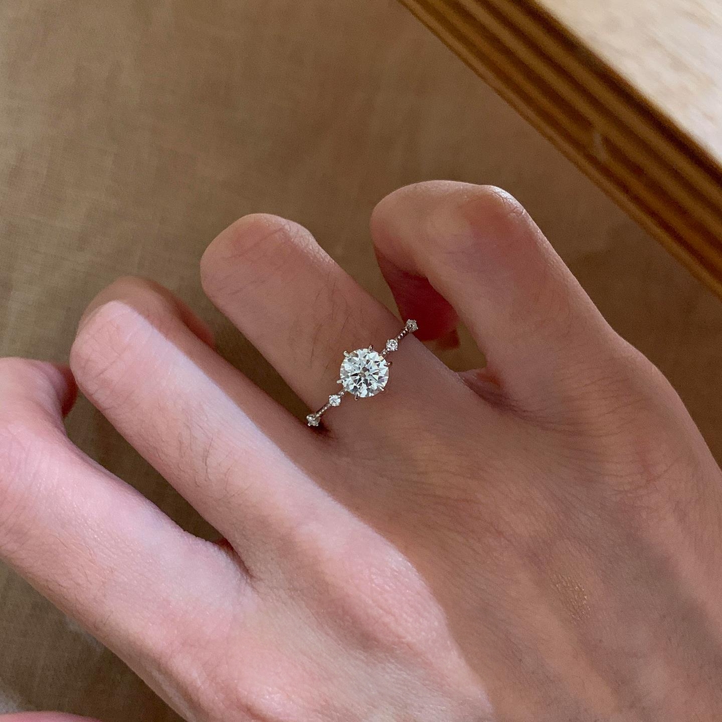 爆闪仿锆石戒指女款韩系清冷感