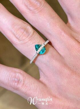 清冷感爆闪绿色水滴戒指女轻奢高级感精致气质食指戒指环