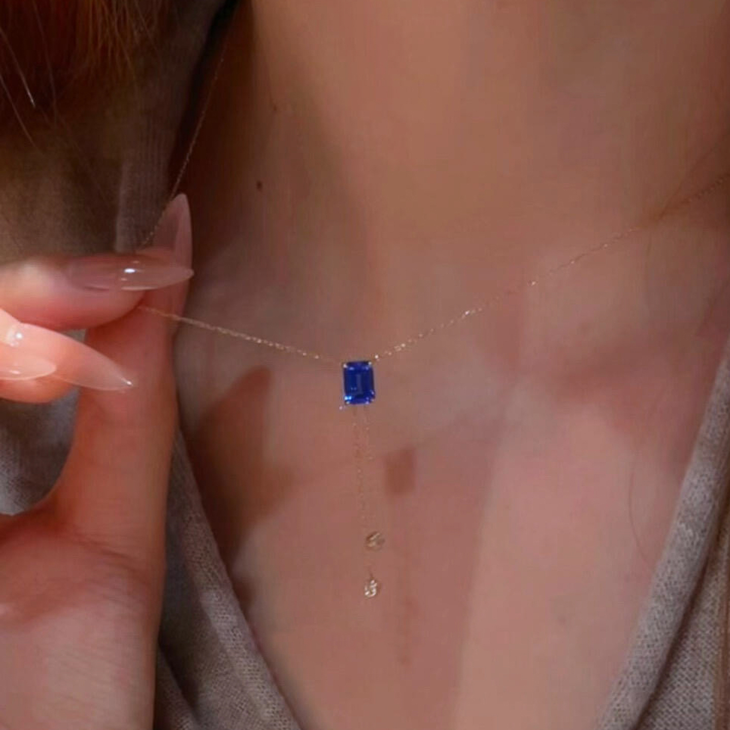 金色仿蓝宝石吊坠流苏项链极细