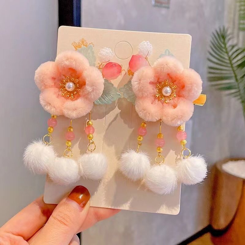 小女孩好看的头饰儿童女童毛球绒花古风发夹可爱汉服头饰宝宝新年