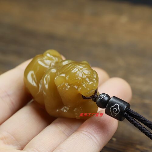 和田玉糖玉十二生肖虎挂件