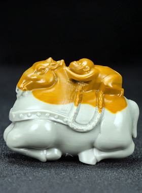 和田玉俏色马上封侯手把件