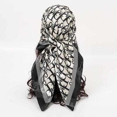 Simulated silk letter printed 90 square scarf 仿真丝字母方巾