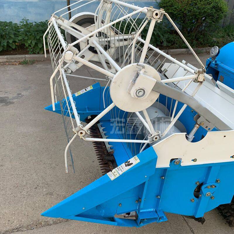 水稻联合收割机 大马力稻谷联合收割机 水稻收割脱粒一体机