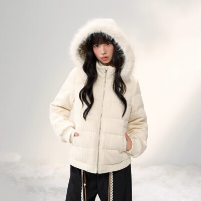 乌蘑绞花90白鸭绒连帽显瘦羽绒服