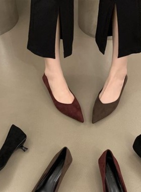 潮牌黑色低跟鞋女细跟不累脚工作鞋职业新款V口通勤绒面尖头单鞋