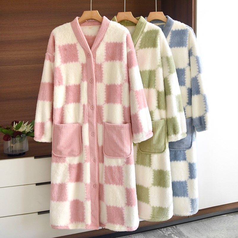 秋冬法兰绒睡袍女系扣长袖家居服加厚珊瑚绒睡裙中长款宽松浴袍