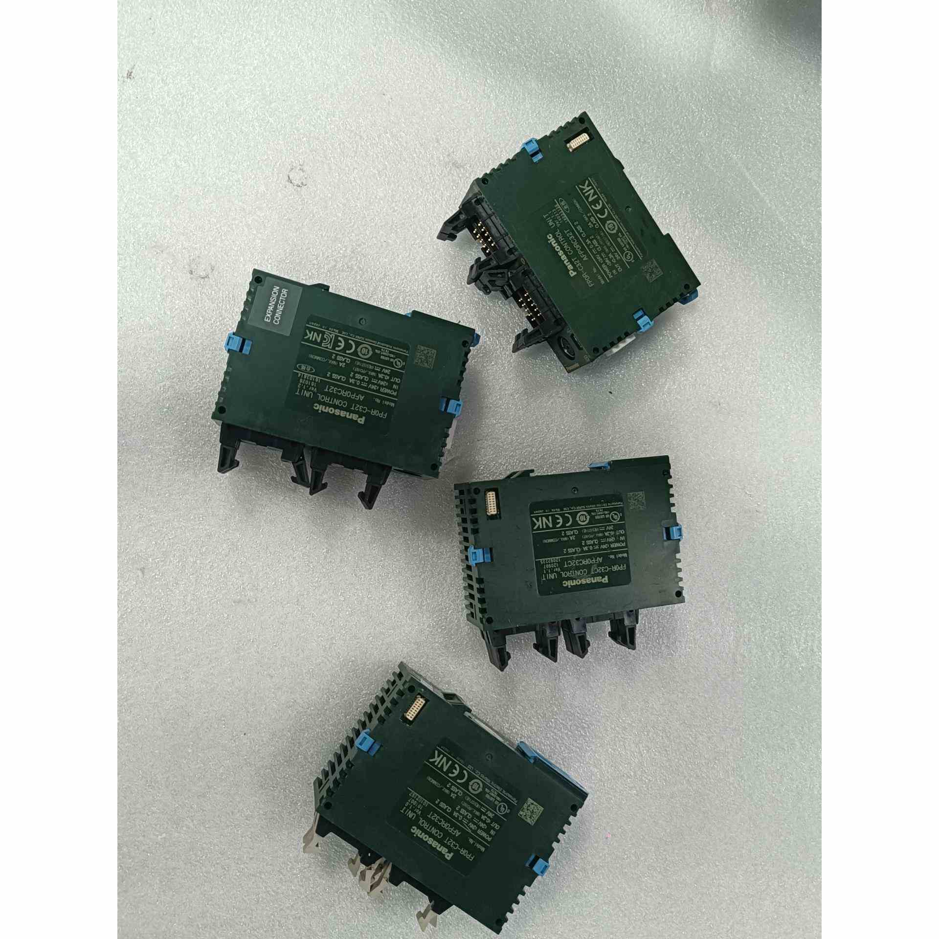 PLC AFP0R-C32T（黑脚 白脚）AFPOR-C，不是实价