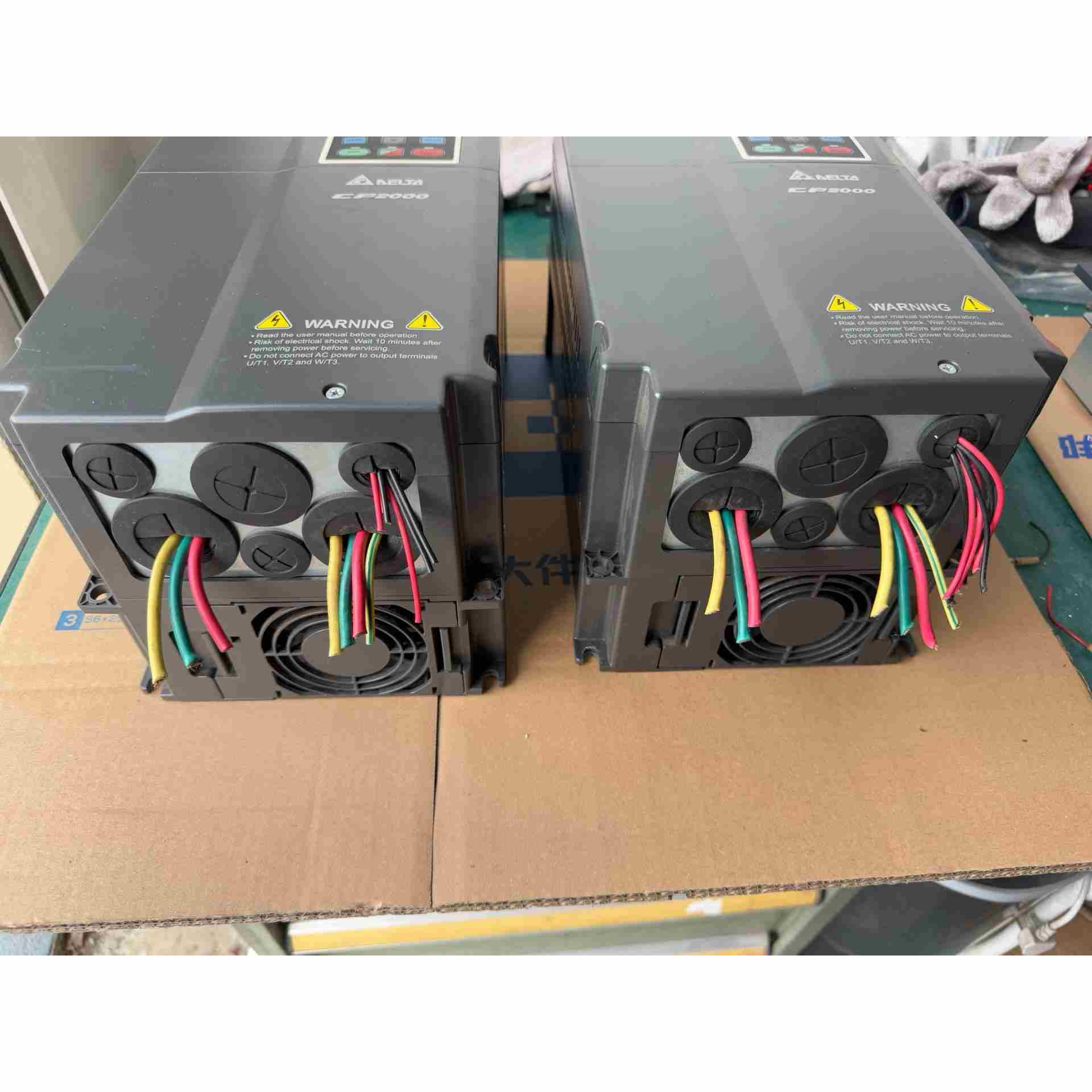 台达CP2000变频器VFD110CP43B-21 照片，不是实价