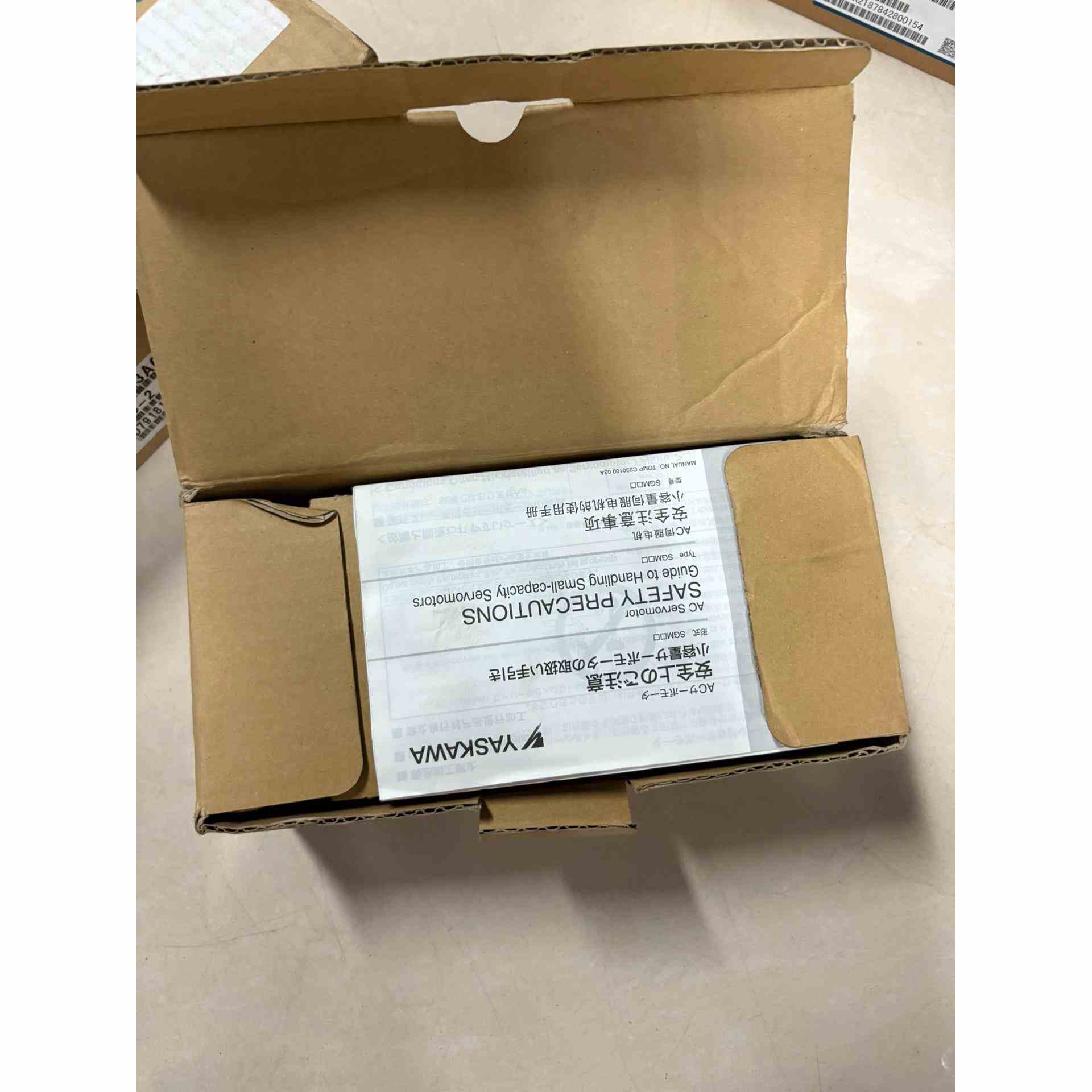 原装安川 SGMAV-04A3A6C 400W伺服电机，非实价