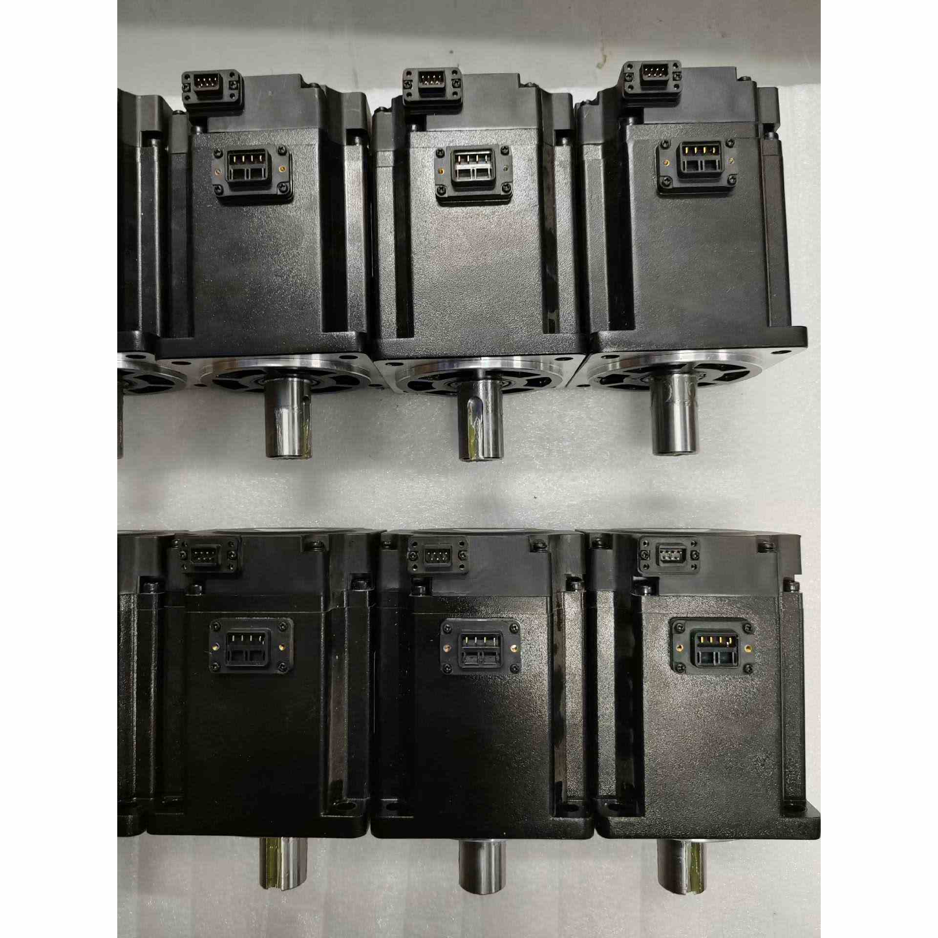 MS6H-80CS30B3-20P7,信捷伺服电机750w,,不是实价