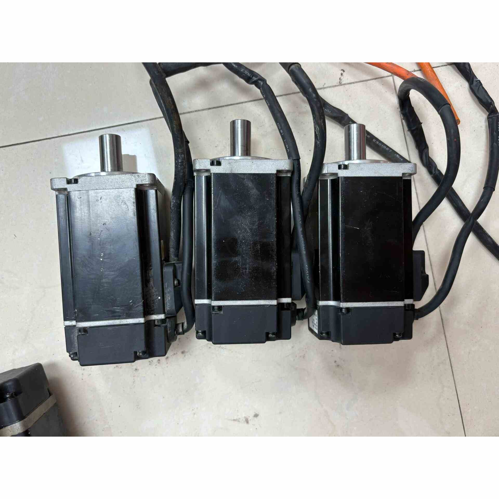 三协伺服电机 MZ401N2LN07，400W功率，拆机品，，非实价