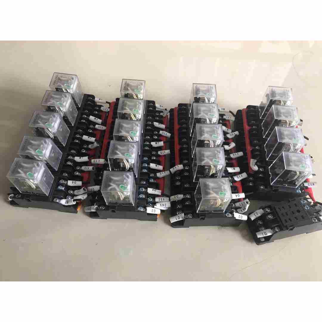 德力西继电器CDZ9-53PL，11脚带座，24VDC，成色，不是实价