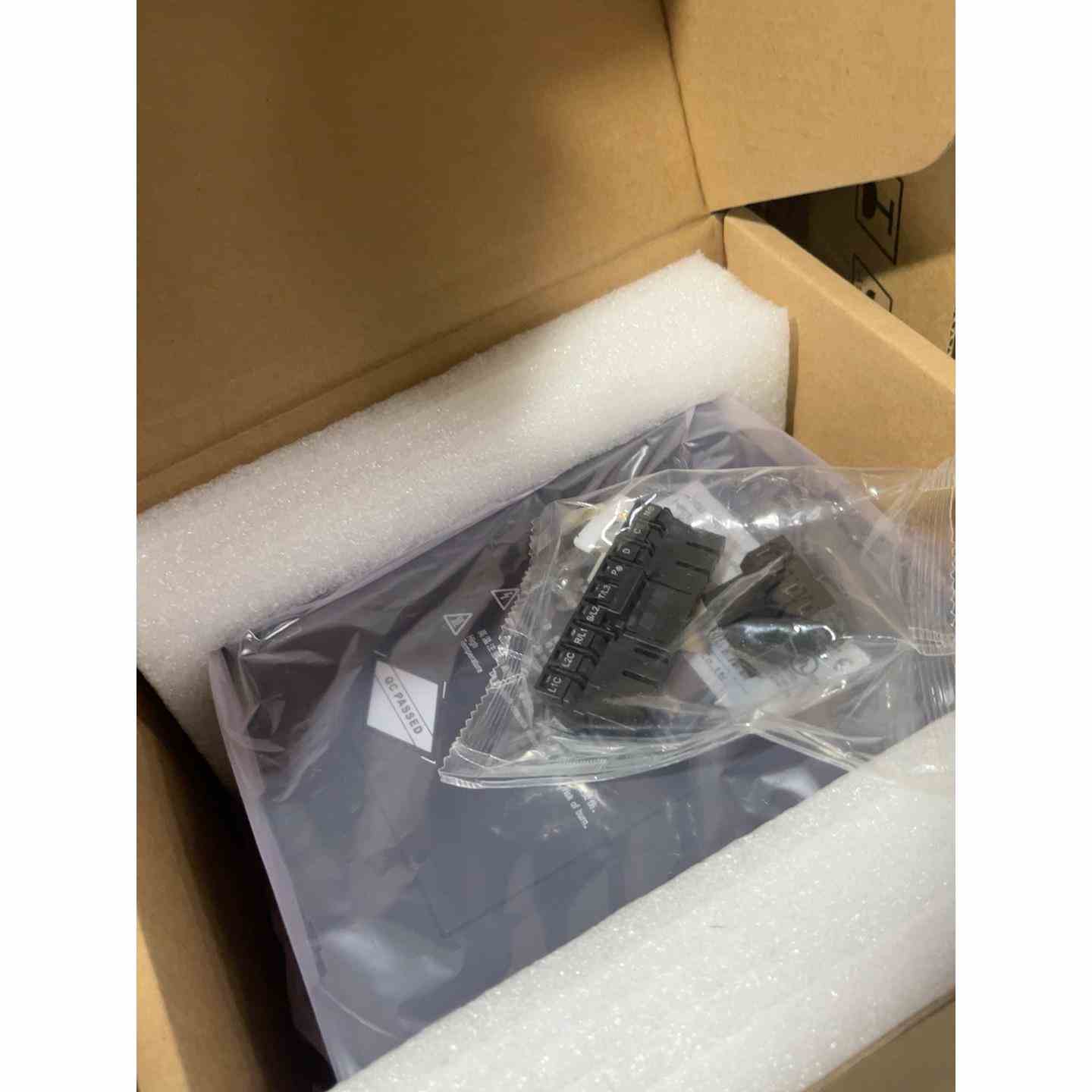 汇川伺服驱动器SV660FT012I！三相交流电380-，非实价