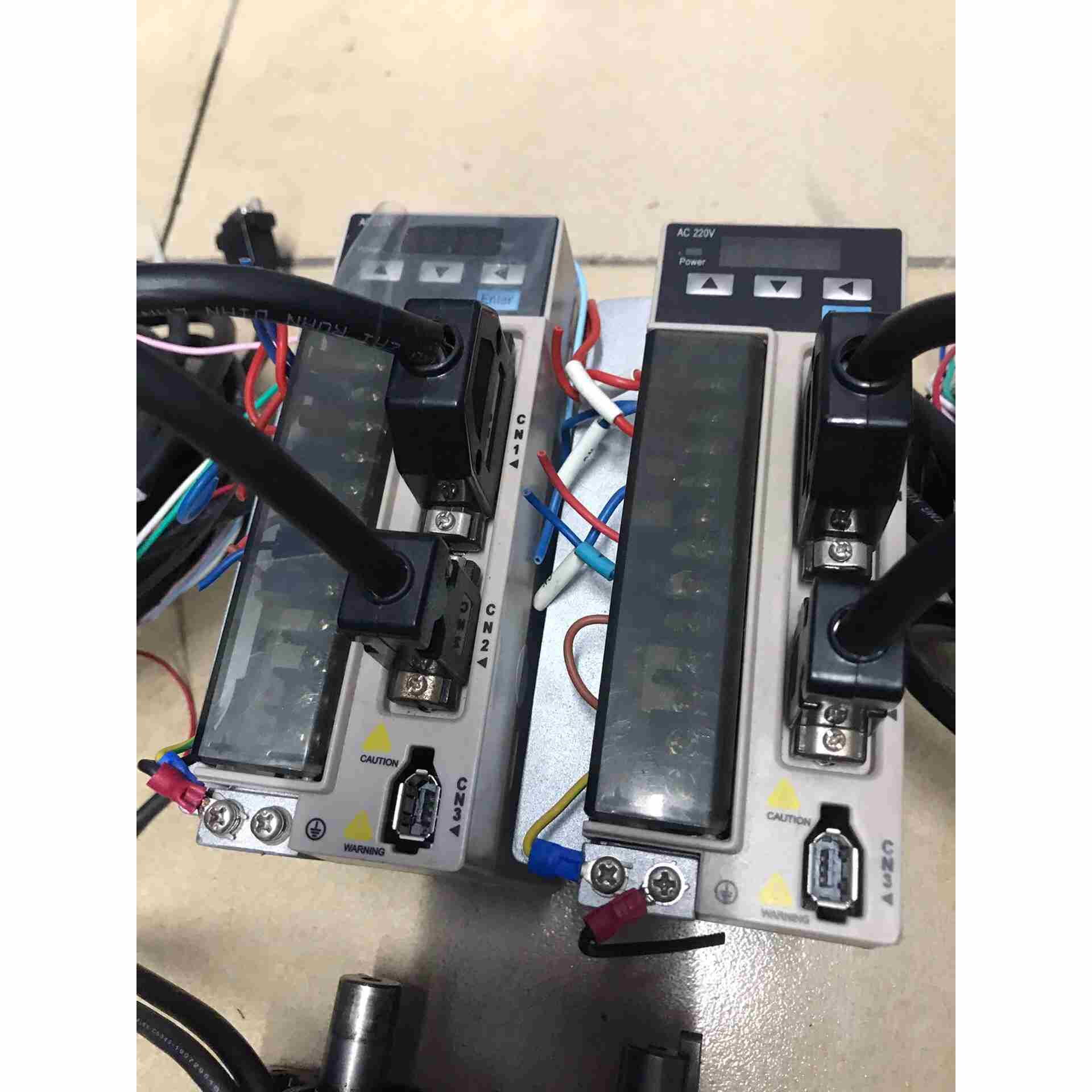 新力川伺服电机750W，驱动LCDB5-08B205-LB9，不是实价