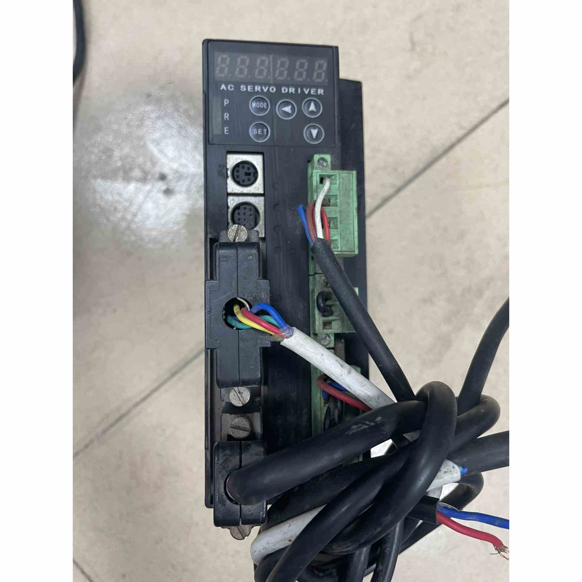 深圳斯玛特伺服驱动器配电机、400W、无线、品牌型号PSDA,不是实