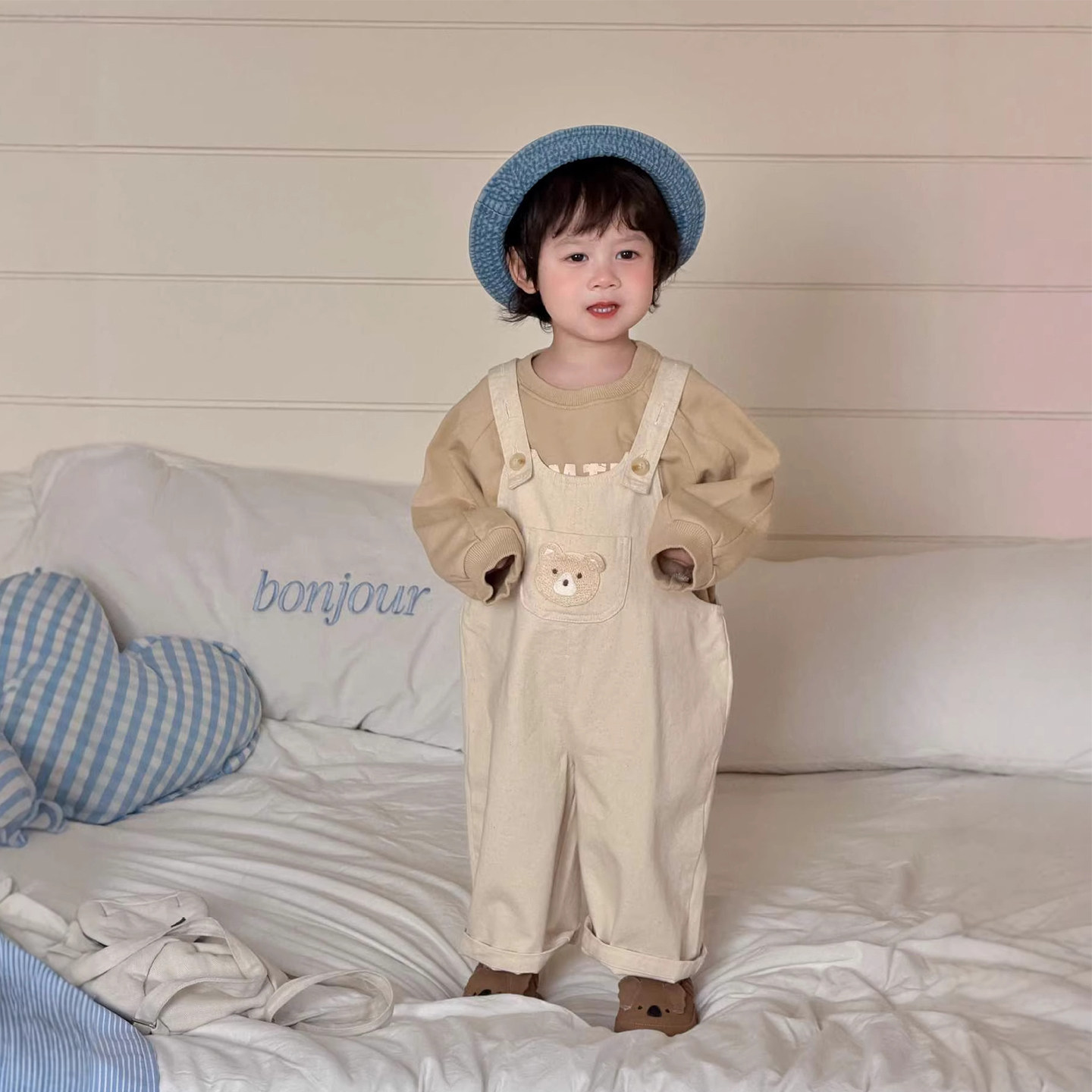 男女宝宝春装休闲长裤婴儿外出可爱小熊裤子男童长袖衫背带裤套装